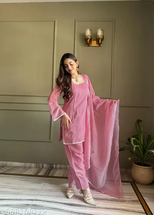 lavnya farshi suit