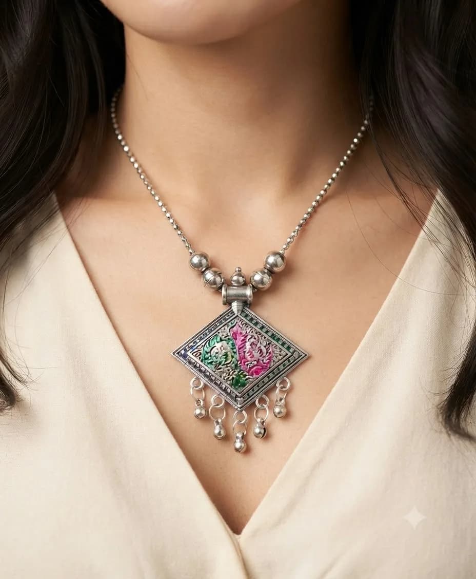 TUBE neha necklace 5